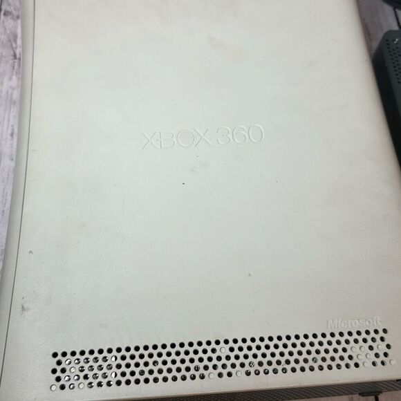 XBox 360 Console with Cords and 5 Games 60GB HDD and 120GB HDD Assasins Creed - Picture 11 of 11